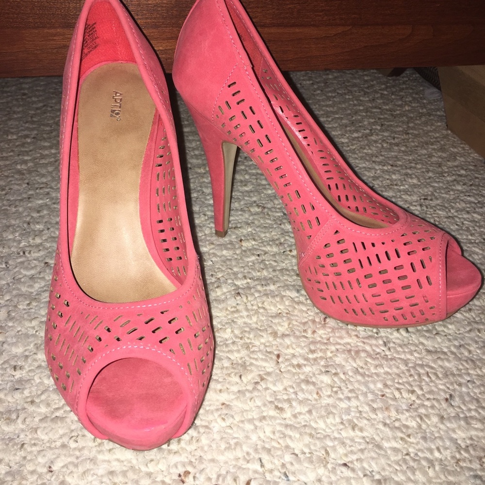 Apt. 9 Heels